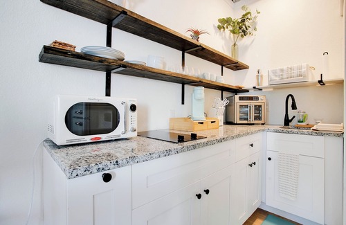 St. Petersburg - Clearwater Apartment | Casa De Sueños- Tranquil Oasis + Plunge Pool
