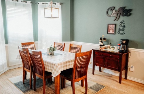 Abilene House | Casa de Tia Lala Cozy 6 beds near Expo Center, Airport, & Zoo