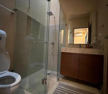 Conkal House | casa de una planta con alberca