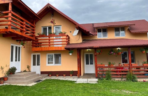 Cristian House | Casa de Vacanta Hasu