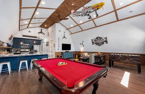 Wimberley House | Casa del Avion and Casa Coop