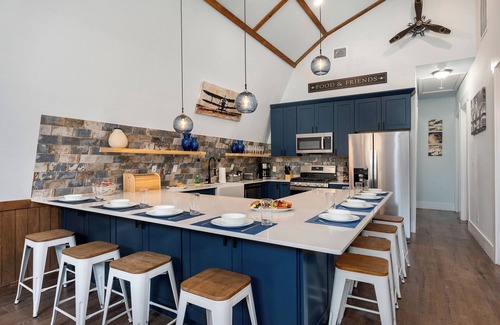 Wimberley House | Casa del Avion and Casa Coop