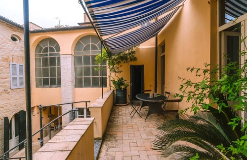Fermo Apartment | CASA DEL CONTE, beautiful terrace, historic center 7 km from the beaches.