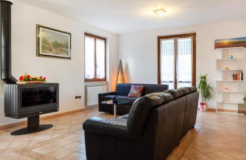 Bastia Umbra Apartment | Casa del Giardino Bright Apartment