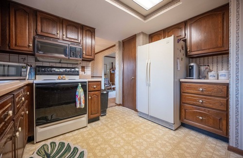 Williams Bay House | Casa del Pavo Real – Charming 4 BDR, Walk to Lake Shore, 5 Min to Town!