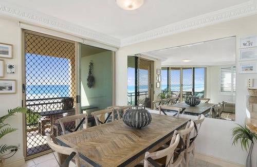 Bilinga Apartment | Casa Del Rey 5 - Absolute Beachfront Bilinga apartment perfect for the family