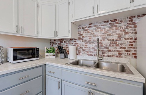 Biggs Field House | Casa Del Sol – I-10 & Chapoteo