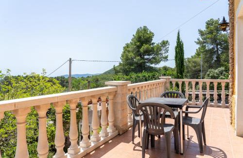 Torrelles de Foix Villa | Casa del Vino