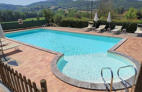 Fighille House | Casa delle Mammole D: A characteristic and welcoming apartment that is part of an ancient country house surrounded by the greenery, with Free WI-FI.