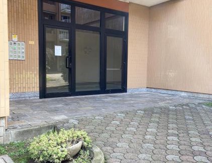 Milano Due Apartment | Casa di Laura mono e bilo di fronte Ospedale San Raffaele