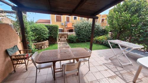 Porto Pollo Apartment | Casa di Lu' - Bilocale con giardino - Porto Pollo