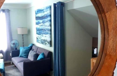 Niagara Falls House | Casa di Sole - Quiet and Relaxing -2 Bedrooms