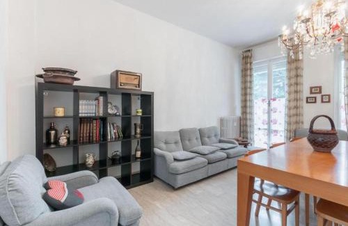 Pesaro Apartment | CASA DIPLI luminoso appartamento tra il mare e la città