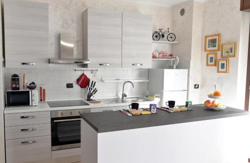 Desio Apartment | Casa diva - giardino e box auto