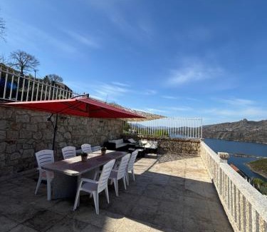 Montalegre House | Casa do Beija