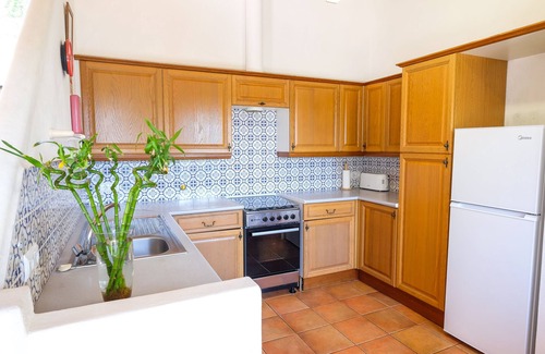Fonte do Bispo House | Casa do Burrinho - A Charming 2 Bedroom Hill Top house with Private Pool