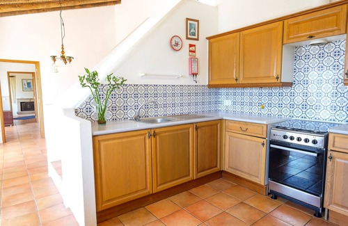 Fonte do Bispo House | Casa do Burrinho - A Charming 2 Bedroom Hill Top house with Private Pool