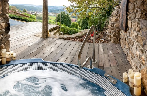 Santiago de Compostela House | Casa do Cebro House with private pool and jacuzzi