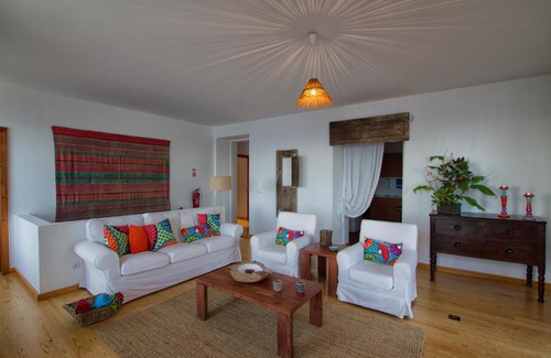 Povoacao House | Casa do Lado