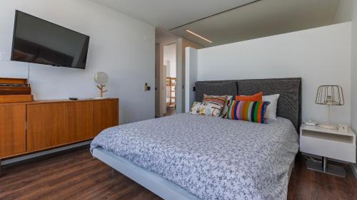 Carrasqueira House | Casa do Meco by LovelyStay