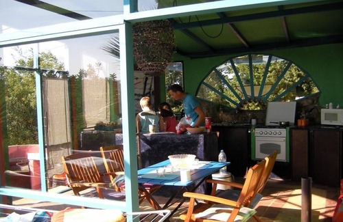 Fonte do Bispo House | Casa do Teatro colourful, Holiday home, pool, WiFi, TV, air-cond., near the sea