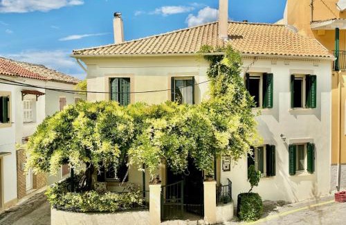 Esperion Villa | Casa Dolce with private plunge pool by DadoVillas