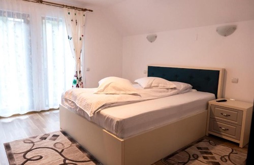 Moeciu de Sus House | Casa Dora