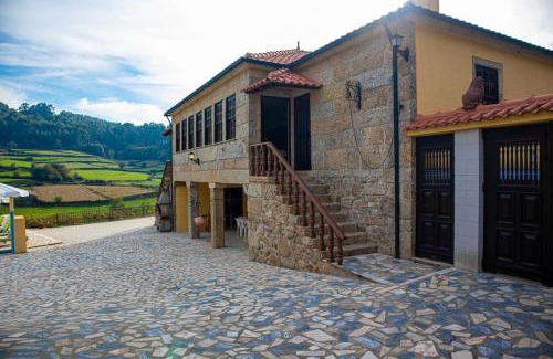 Bico House | Casa dos Leões- Aldeia dos 4 abades