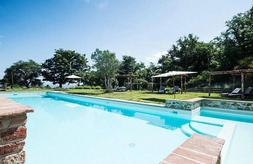 Trequanda House | Casa Dracena L: A welcoming two-story apartment situated in the heart of the Tuscan countryside, with Free WI-FI.