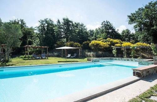 Trequanda House | Casa Dracena L: A welcoming two-story apartment situated in the heart of the Tuscan countryside, with Free WI-FI.