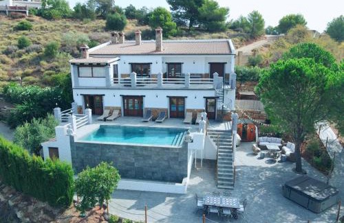 Alozaina House | Casa Eden - Mountain View, Infinity Pool Boutique resort - Adults only