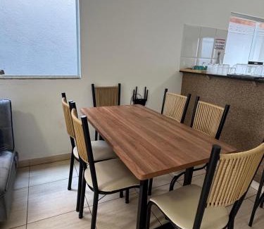 Sete Lagoas House | Casa em Sete Lagoas - até 12 pessoas - Preço Justo