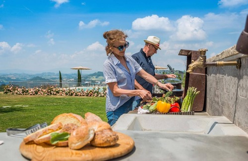 Fermignano Villa | Casa Emanuela 12 - Four Bedroom Villa, Sleeps 12