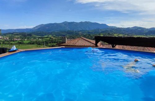 Sales House | Casa en aldea frente a la Sierra de el Sueve