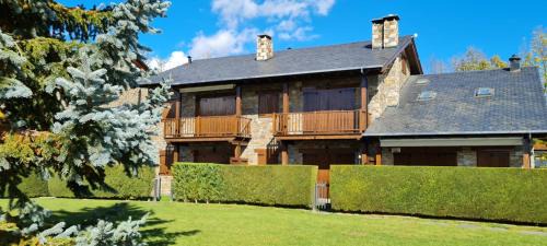 Bolvir House | Casa en Bolvir, jardin y piscina