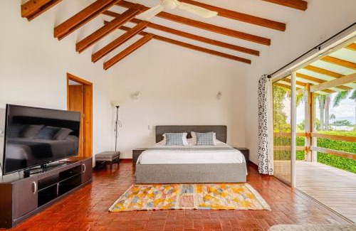 Pereira House | Casa en Cerritos con Piscina y 4 habitaciones