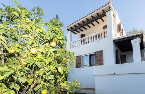 Santa Eulalia del Rio House | Casa en Ibiza con vistas increíbles en Es Figueral