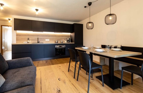 Santo Stefano Apartment | Casa Erika in quiet area near Plan de Corones
