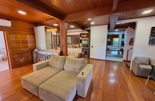 Guarda do Embau House | Casa espaçosa na Guarda do Embaú