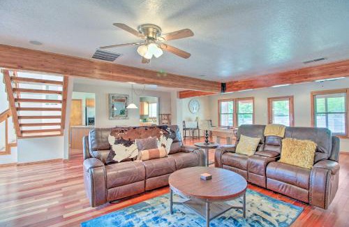 Northeast Heights House | Casa Especial Family Retreat with Pool Table!