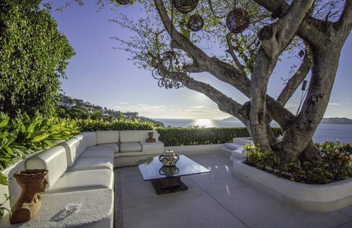 Acapulco House | Casa Estilo Mediterraneo con Alberca y Espejo de Agua en Acapulco