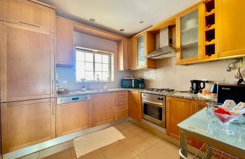 Alfa-Mar House | Casa Falésia - 150 meters from Falésia Beach