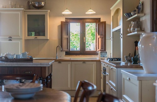 Montegiorgio Villa | Casa Felice 11 - Five Bedroom Villa, Sleeps 11