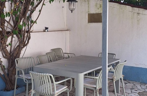 Trafaria Villa | Casa Ferry Holiday House Lisbon 15min & Beach 8min