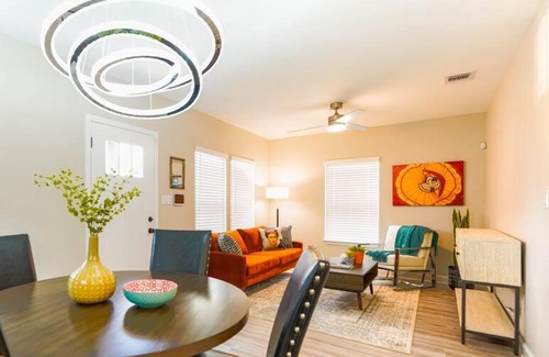 Near East Side Villa | Casa Fiesta-2bed/2bath 1100 sq ft urban stunner