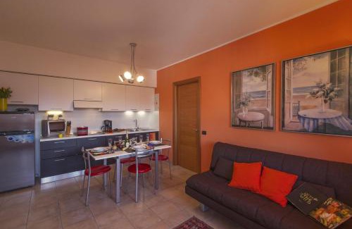Sasso Moro Apartment | Casa Fiorita Pool and Lake - Happy Rentals