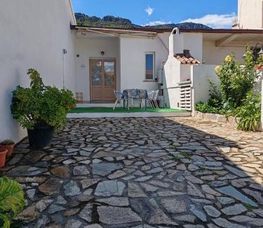 Tertenia House | CASA FLORIS