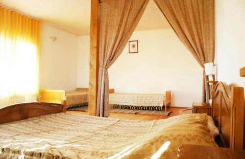 Targu Secuiesc House | Casa Fortyogo