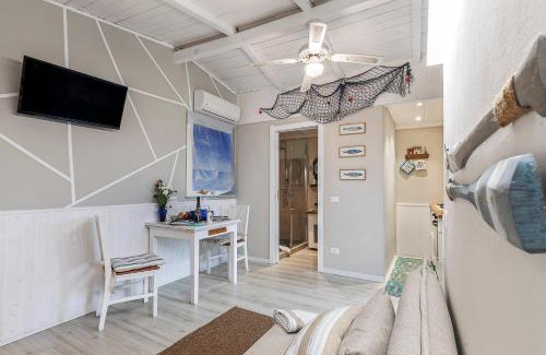 Montemarcello Apartment | Casa Fra Gli Ulivi Apartments with Shared Pool