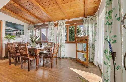Montemarcello Apartment | Casa Fra Gli Ulivi Apartments with Shared Pool